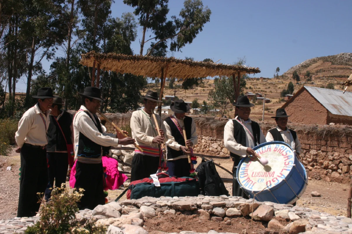 lake titicaca luquina chico locals music