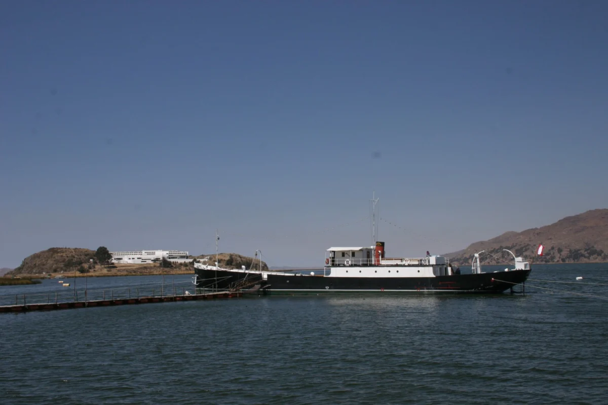 Stay Onboard Steamship Yavari During A Lake Titicaca Tour 2 IMG 8631 e1289165394251