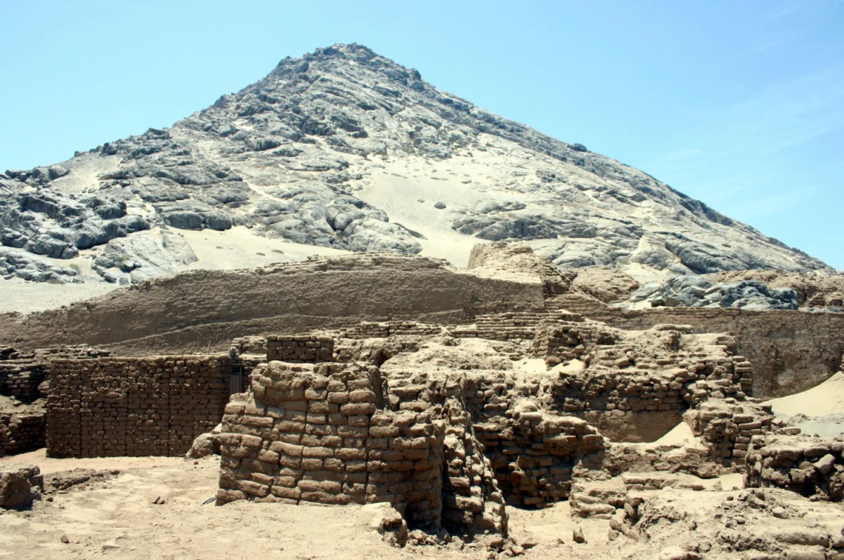 The Northern Circuit: Tying Together Destinations In Northern Peru 11 northern peru travel huaca de la luna