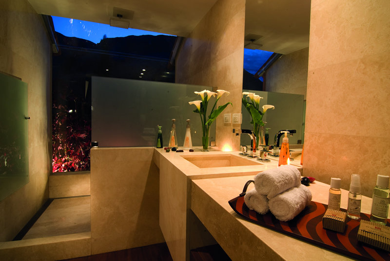 Rio Sagrado Bathroom, Sacred Valley hotel, Peru luxury hotels