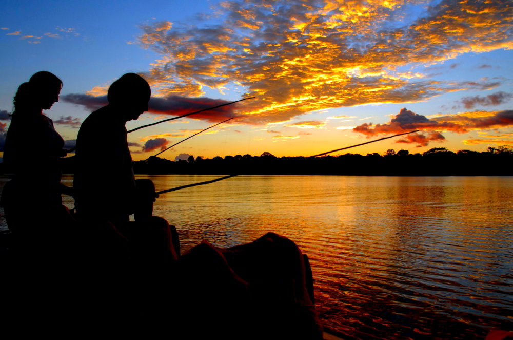 Peru family travel - fishing in the Amazon