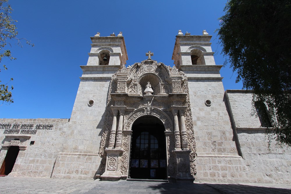 Your Guide To Things To Do In Arequipa And Colca Canyon 5 sillar church