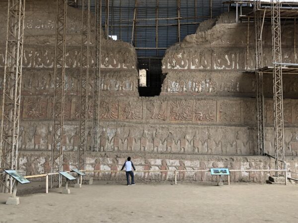 The Ultimate Peruvian Road Trip 6 Huaca de la Luna