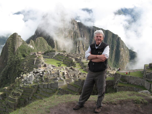 Online With Our Experts 2 Online With Our Experts, Aracari Travel