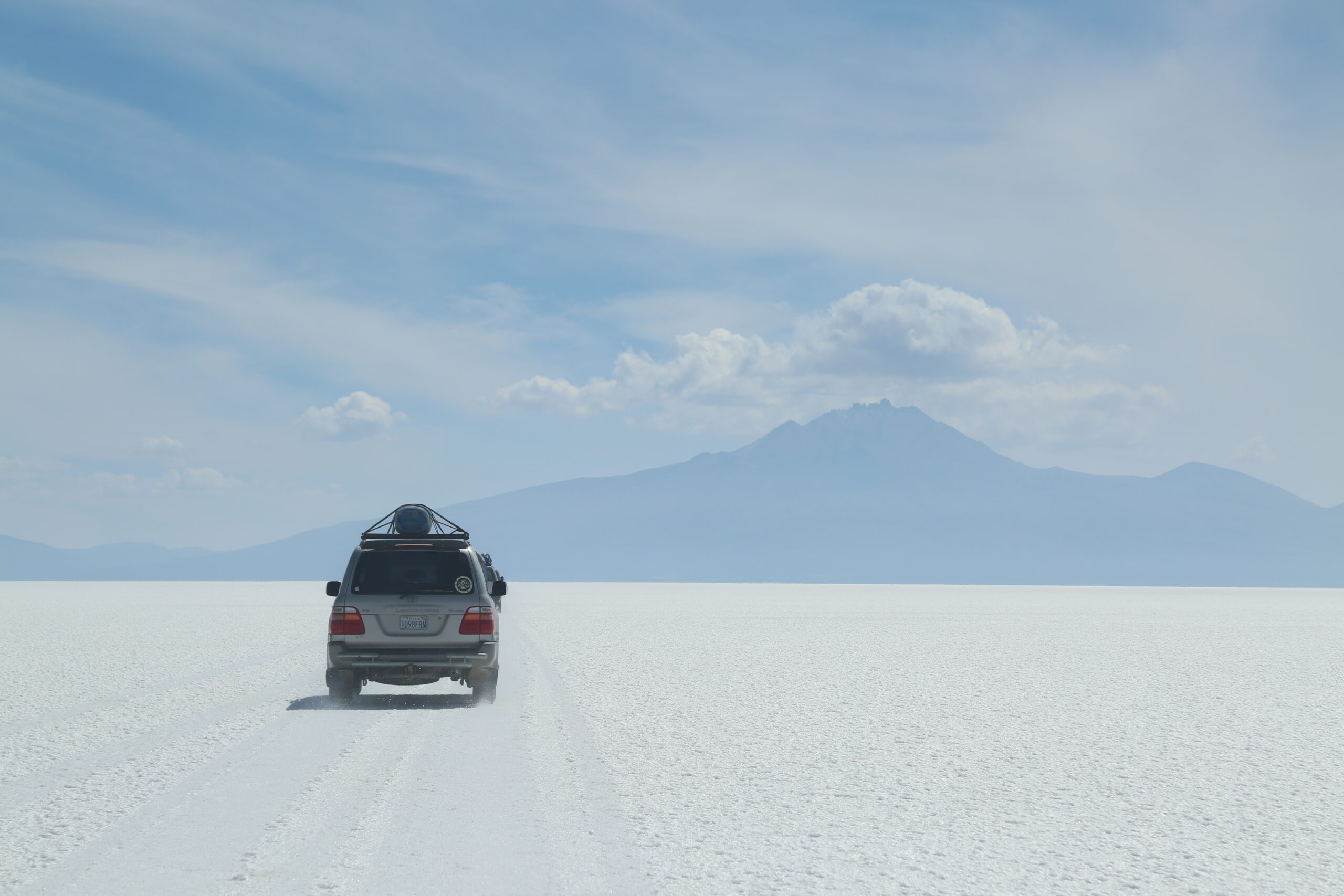 salar de uyuni car