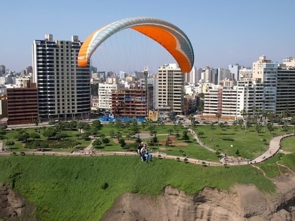 48 Hours In Lima: Away From The Tourist Trail 16 Paraglide at Sunrise